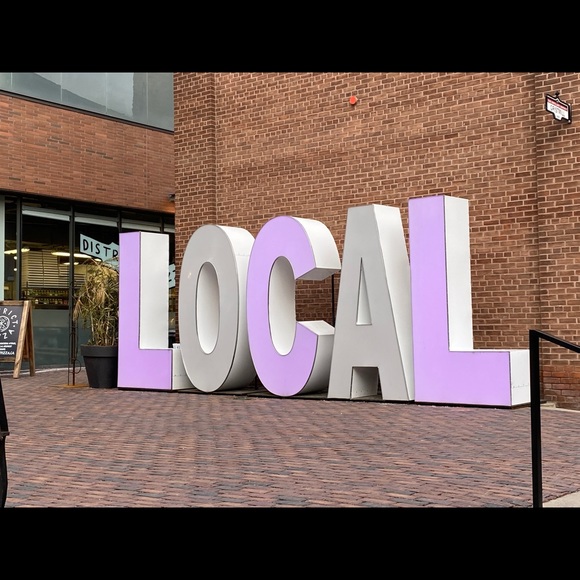 Meet your Posher, Candy - Picture 1 of 1